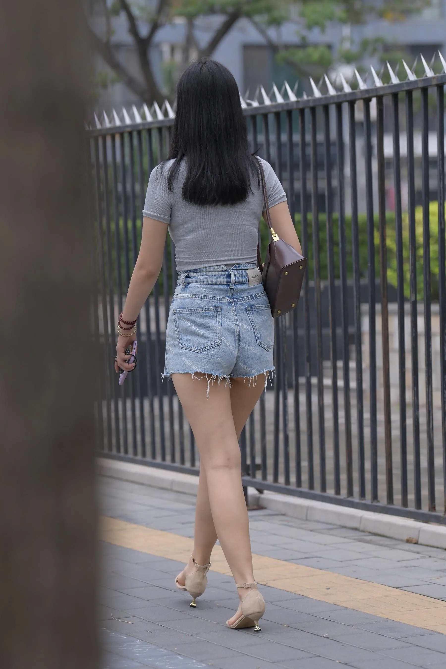 魔镜街拍 NO.169 一只麋鹿摄影-牛仔短裙美女 [235P]插图4
